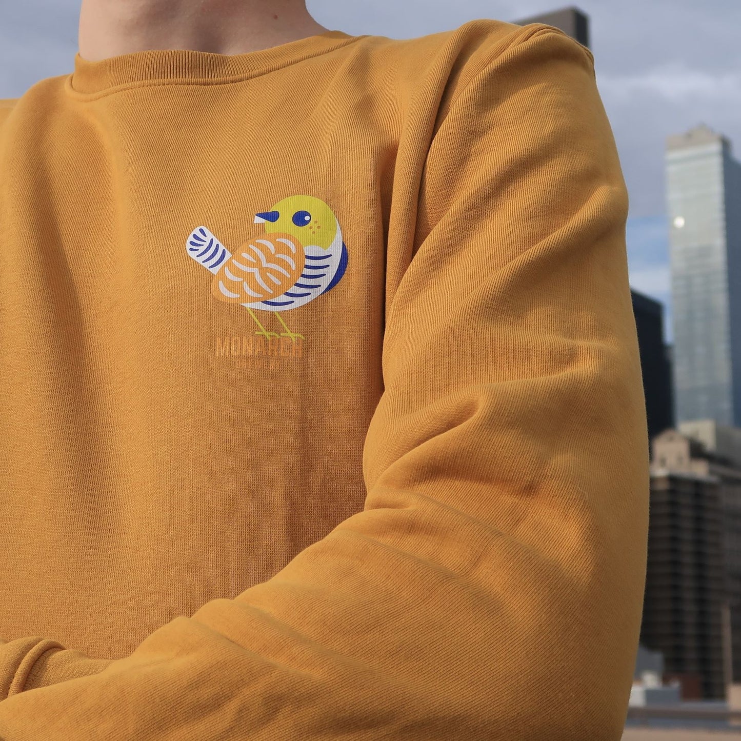 Pull imprimé bleu Monarch Brewery